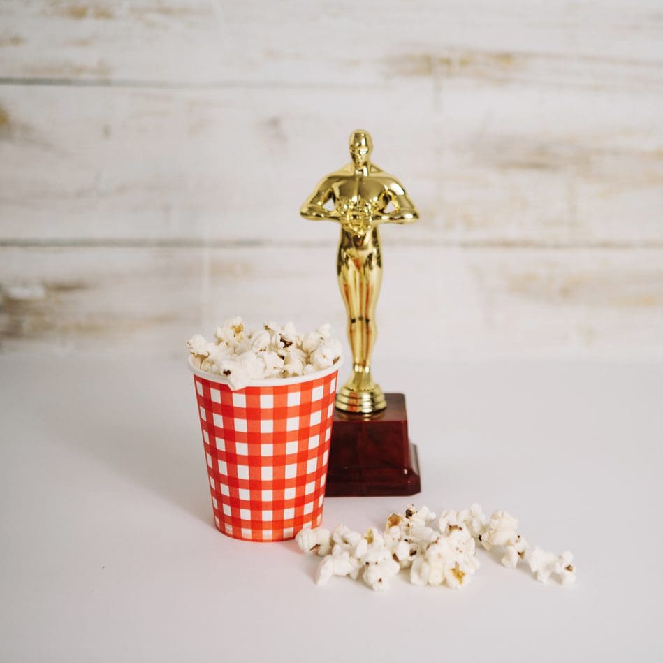 Atores que ganharam o Oscar ao atuaram por minutos 